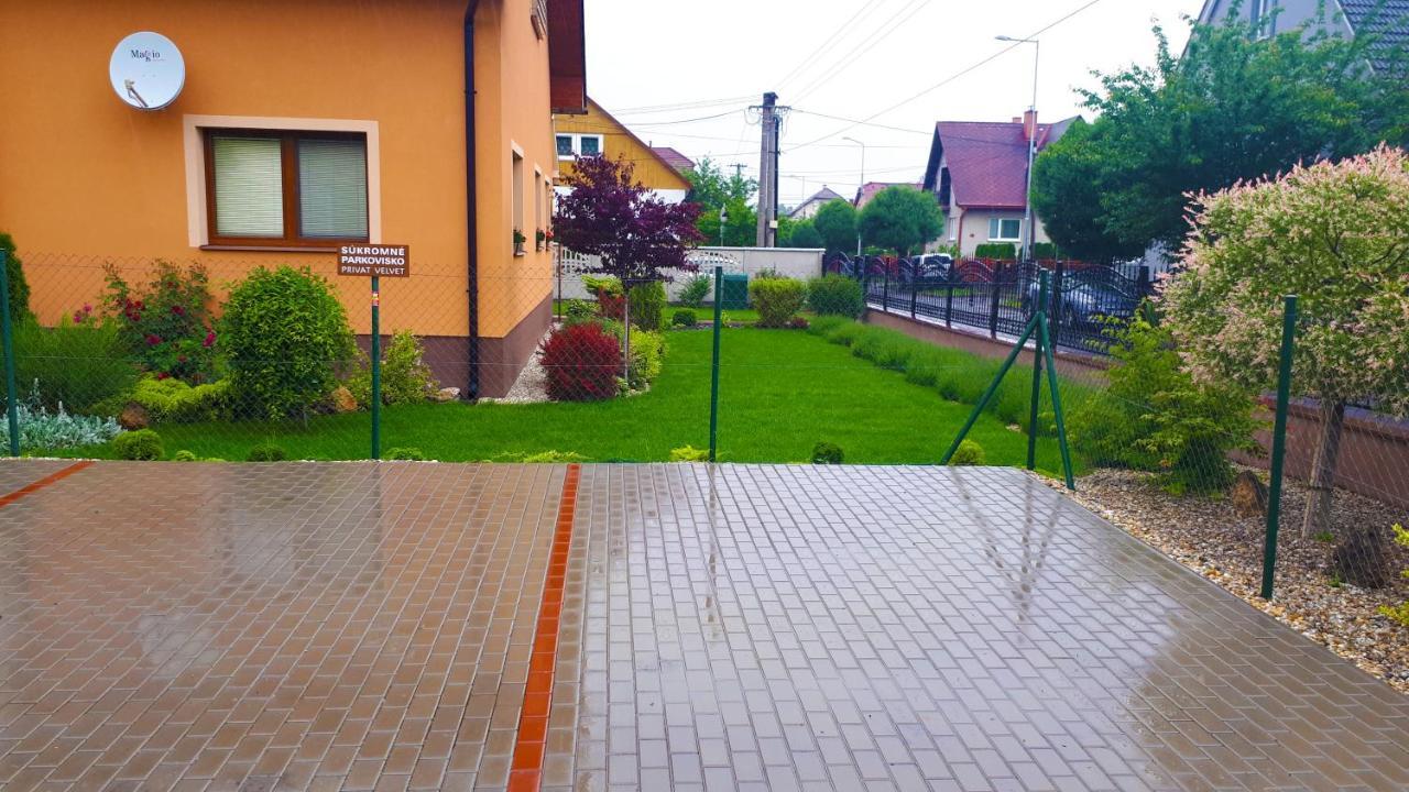 Gasthaus Privat Velvet Turčianske Teplice Exterior foto