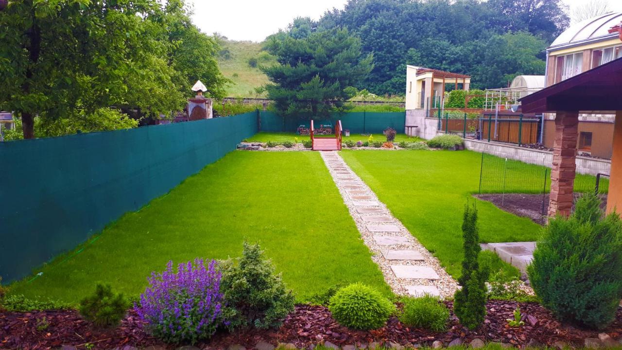 Gasthaus Privat Velvet Turčianske Teplice Exterior foto